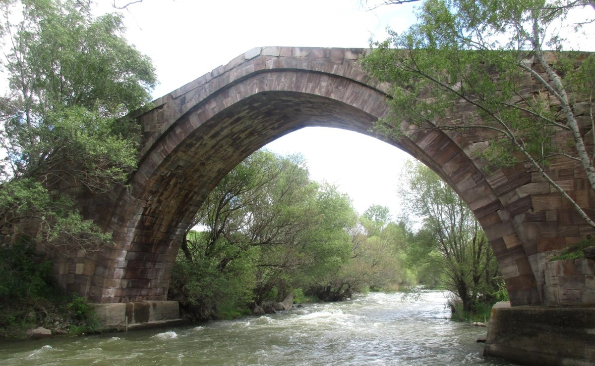 ԱԳԱՐԱԿԱՁՈՐԻ ԿԱՄՈՒՐՋ (XIII Դ.)