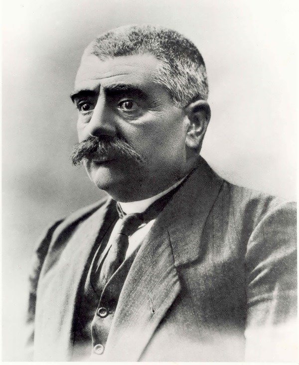 Այսօր հայ ճարտարապետության նվիրյալ  Թորոս Թորամանյանի ծննդյան օրն է