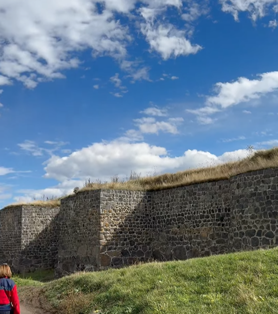 Շրջայց Լոռի բերդում