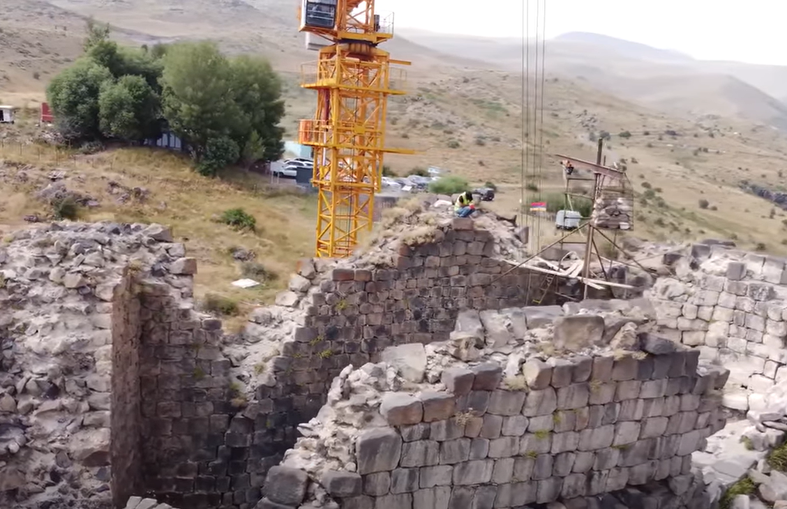 Ամբերդի ամրոցում շինարարական աշխատանքները շարունակվում են։