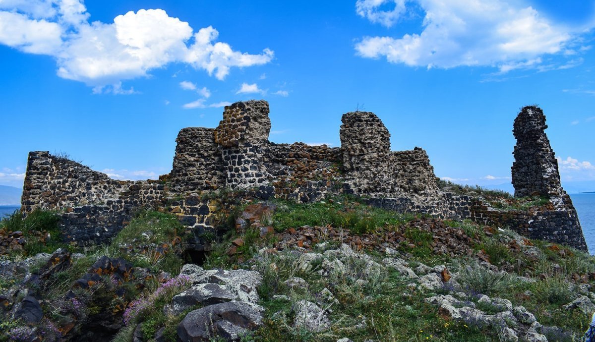 Բերդկունք (Սպիտակ բերդ) ամրոց