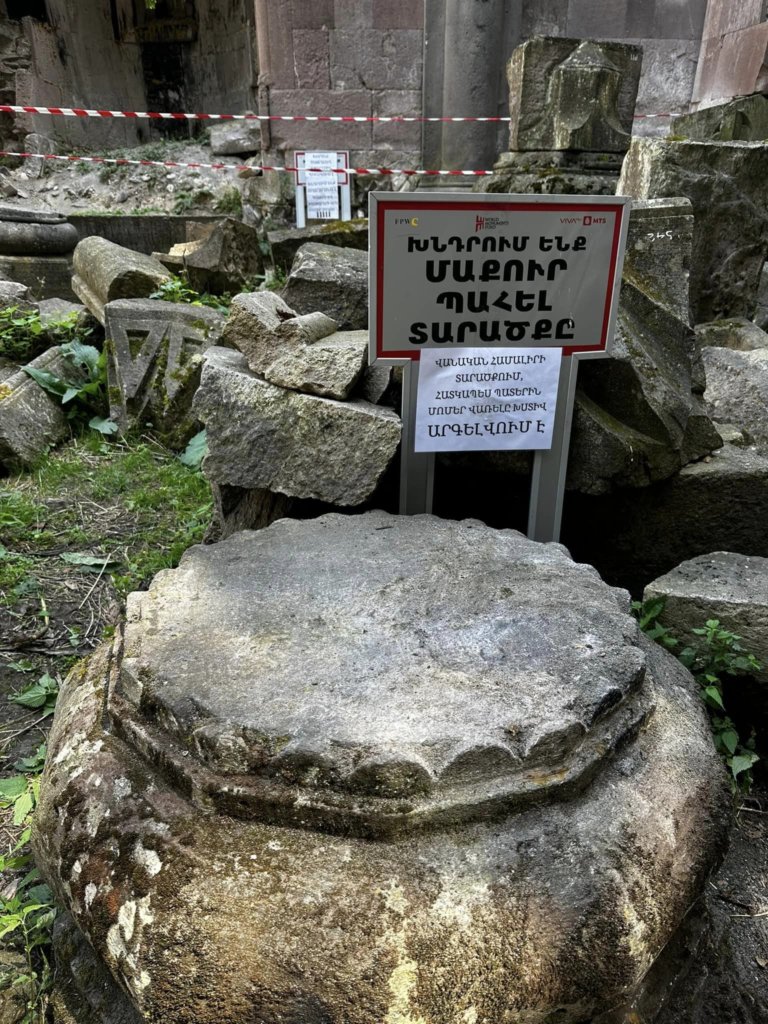 Բարձրաքաշը մաքրվել է մոմավառության հետքերից