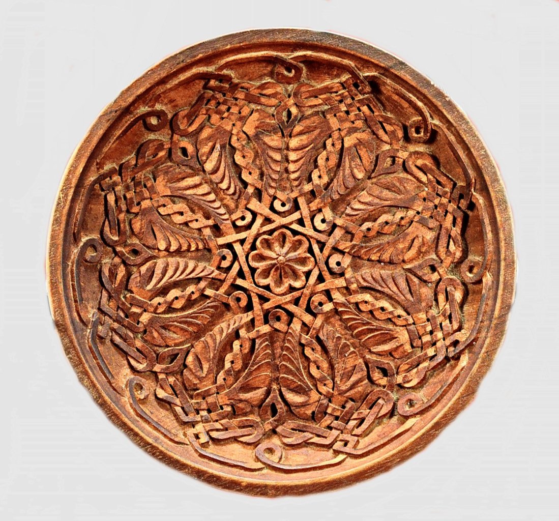 Սկուտեղներ դեկորատիվ-կիրառական արվեստի հավաքածուից