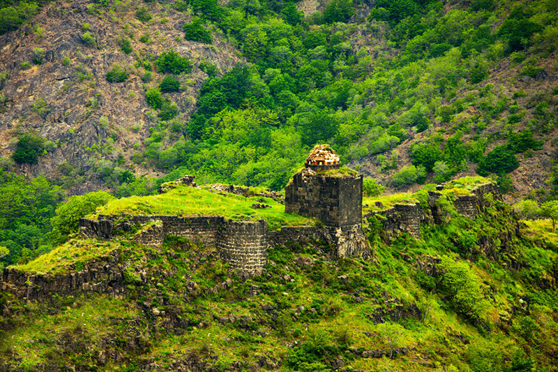 Լոռու երկու քարակերտ հրաշքներն իրար կապող ամրոցը․ Կայանբերդ