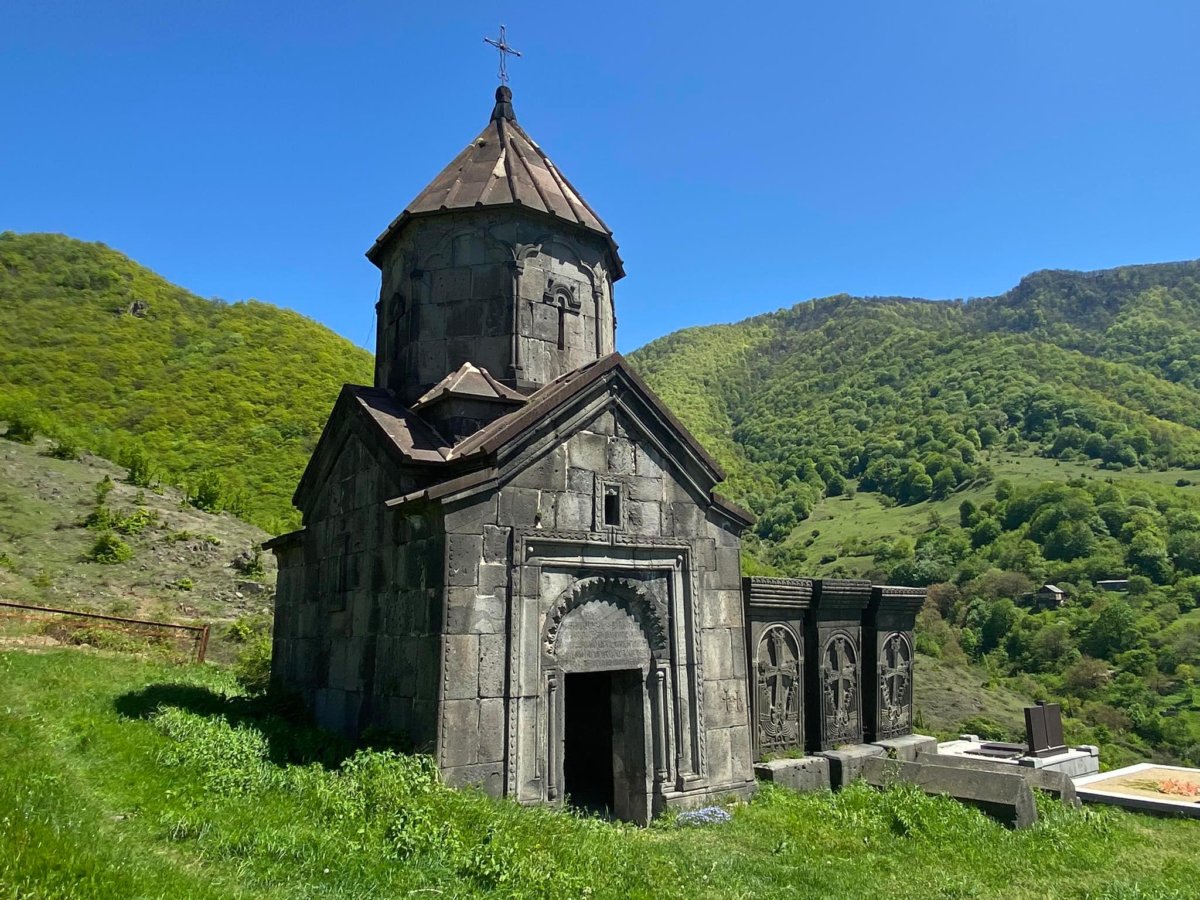 Հաղպատի քարակերտ վկան. Կուսանաց անապատ (Սուրբ Տիրամոր եկեղեցի)