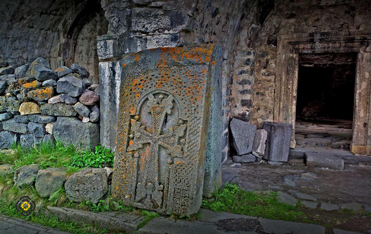 Լոռե բերդի խաչքարերը