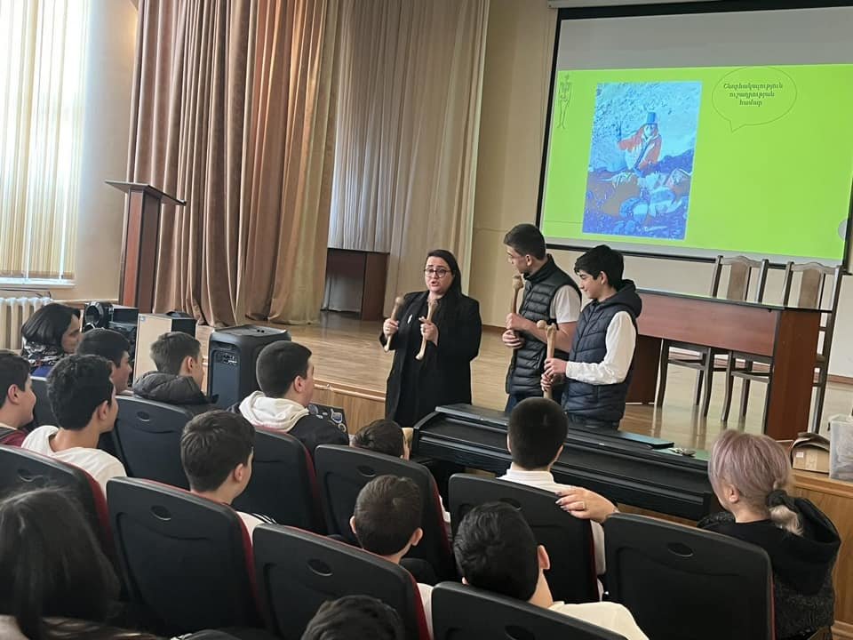 Մասնագիտական կողմնորոշման դասընթաց Երևանի N 51 հիմնական դպրոցում