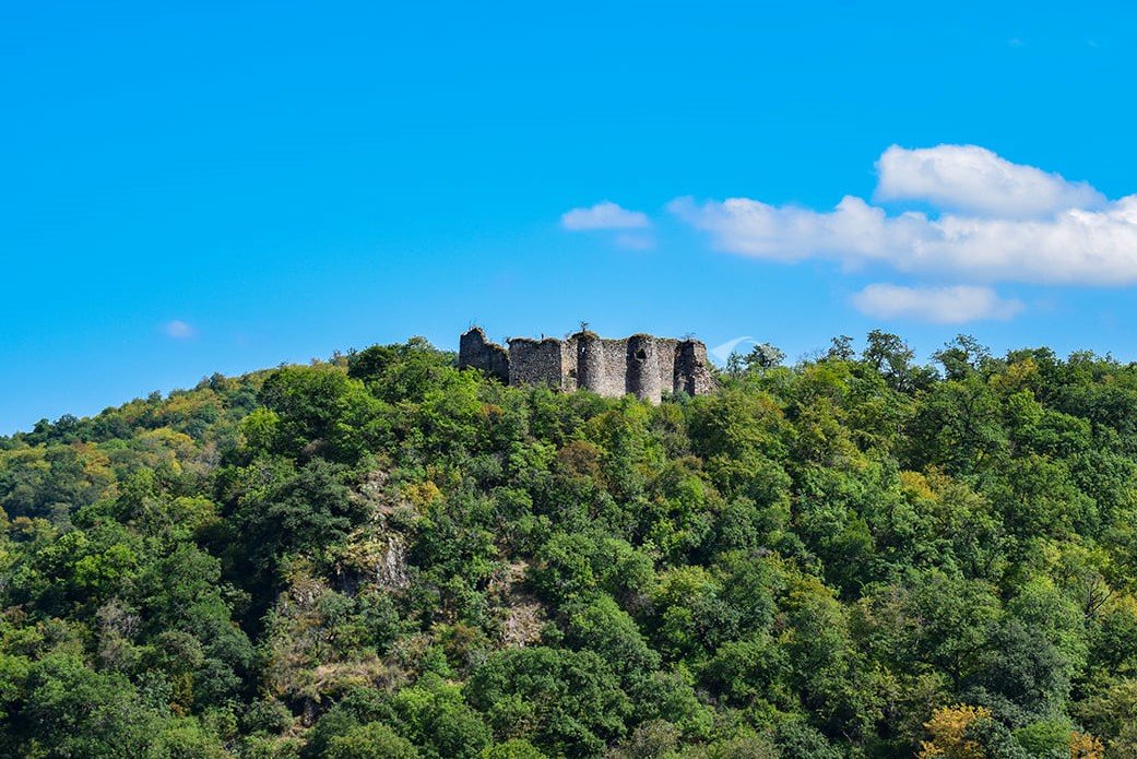 Լոռու պատմության քարակերտ հուշարձանը՝ Ամրոց Բազաբերդ կամ Չախալաբերդ