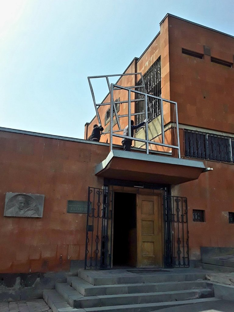 Հինը նորով փոխարինելու գործընթաց Մեծամորում