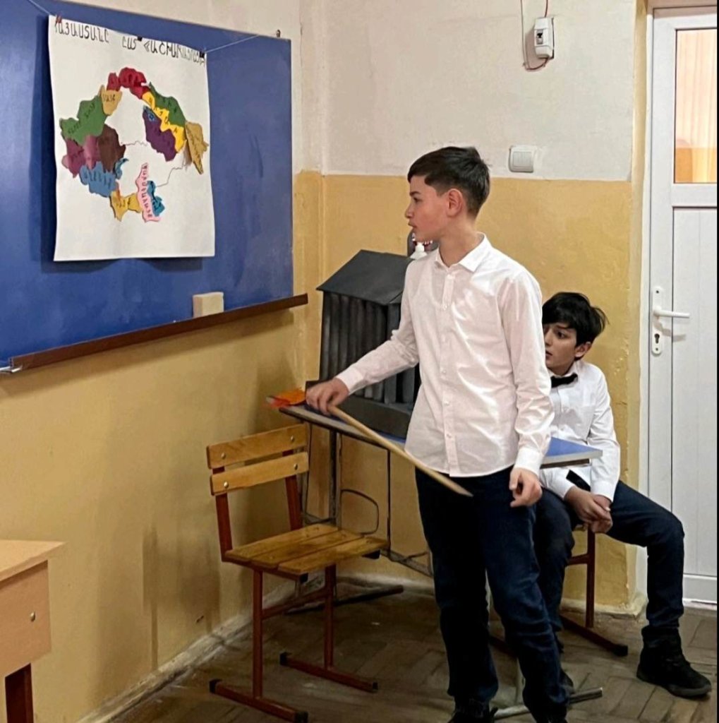 Պատմական կոթողներ՝ պատրաստված աշակերտների ձեռքերով