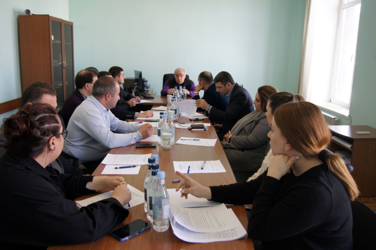 Խանջյան գյուղի նորահայտ ամրոցի, Մռթբի ձոր, Քանագեղ, Մեծամոր հնավայրերի տարածքում, պեղումներ կիրականացվեն. գիտամեթոդական խորհրդի թեմաները