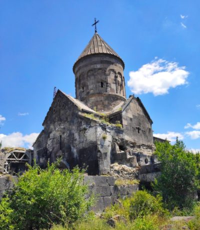 «Լեոնիդ Ազգալդյանի հուշակոթող», «Քարայր-կացարաններ», «Բնակատեղի», «Ամրոց-դղյակ»․ «Արենի-2 քարայր»․ Կառույցները նորահայտ հուշարձանի կարգավիճակ են ստացել