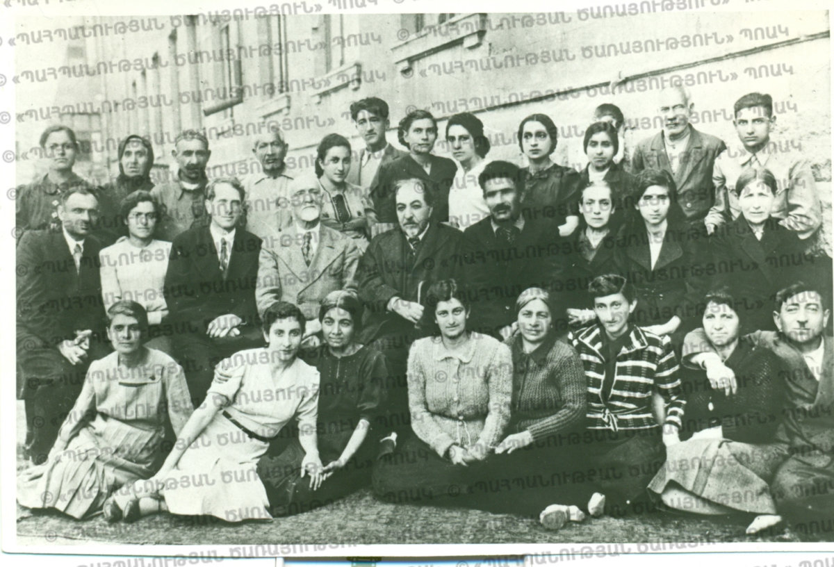 COLLECTION OF BLACK’N’WHITE PICS OF SNCO