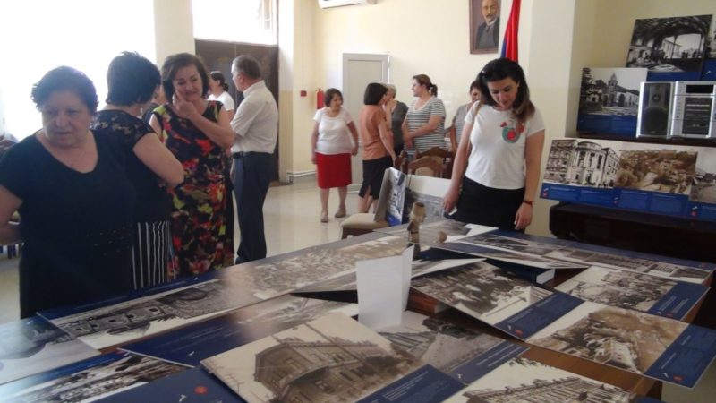 ԱՐՄԱՎԻՐԻ ԳՐԱԴԱՐԱՆՈՒՄ «ՀԻՆ ՈՒ ՆՈՐ ԵՐԵՎԱՆ» ԽՈՐԱԳՐՈՎ ՑՈՒՑԱՀԱՆԴԵՍ Է ԲԱՑՎԵԼ