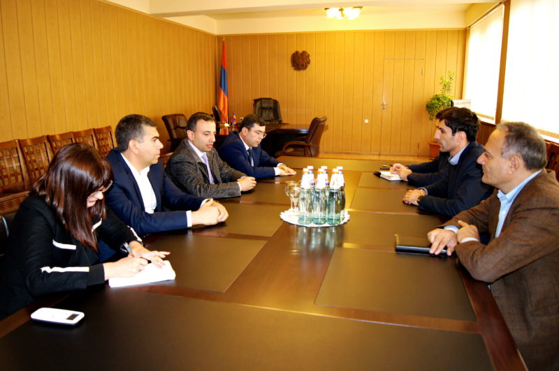 ՊՈԱԿ-Ի ՏՆՕՐԻՆՈՒԹՅԱՆ ԱՇԽԱՏԱՆՔԱՅԻՆ ՀԱՆԴԻՊՈՒՄԸ ԱՐԱՐԱՏԻ ՄԱՐԶՊԵՏԻ ՀԵՏ
